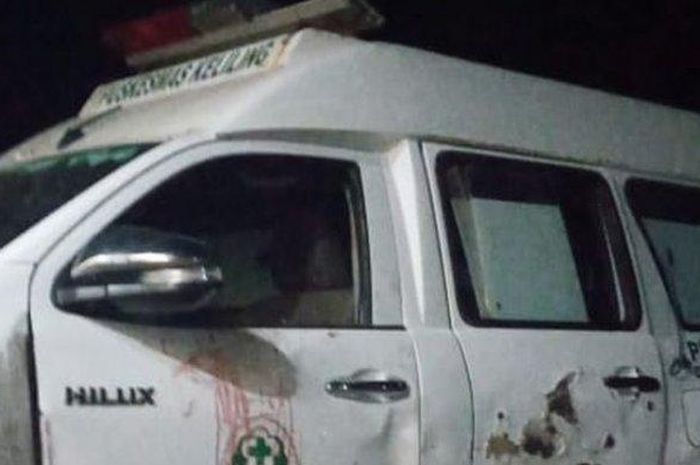 Ambulans milik Puskesmas Maliang yang dirusak tiga pemuda di Pantar Tengah, Alor, NTT