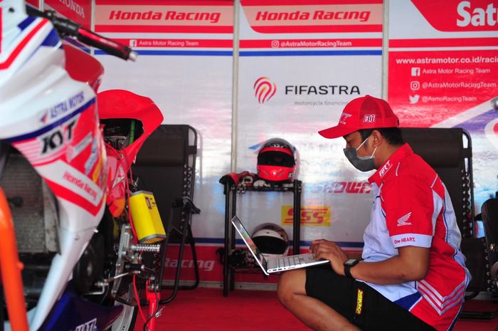 Mletis cenderung pendiam, karena ia menerapkan ketelitian saat setting motor