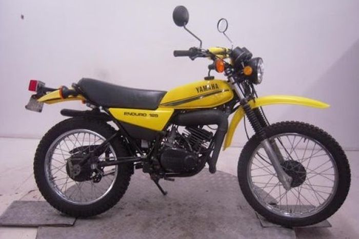 Yamaha DT125 ternyata jadi motor pertama Executive Vice President Yamaha Dionysius Beti, alasannya khas banget anak SMA. 