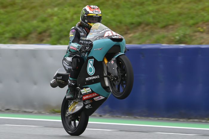 Darryn Binder jadi yang tercepat pada FP1 Moto3 Austria. Persiangan di papan atas menjadi sangat sengit antar empat pembalap. 
