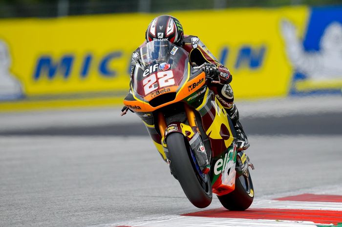 Sam Lowes berhasil kantongi pole position di sesi kualifikasi Moto2 Austria 2021, pembalap tim Indonesia berhasil masuk 10 besar.