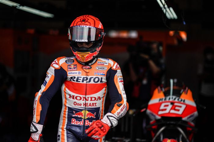 Pembalap Repsol Honda, Marc Marquez digosipkan akan pensiun dari MotoGP karena kondisi fisiknya sudah tidak menguntungkan. 
