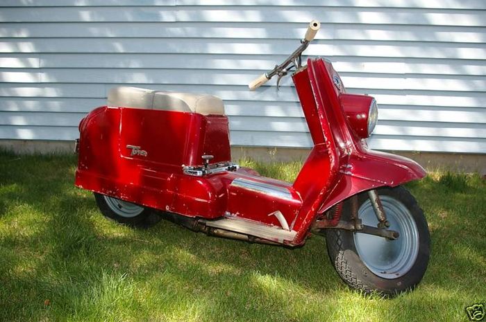 Skutik buatan Harley-Davidson, namanya Harley-Davidson Topper.