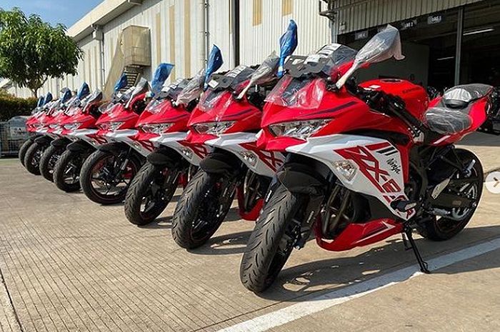 New Ninja ZX-25R Model Year 2022 Resmi Diproduksi, warna merah lebih dulu sampai ke dealer