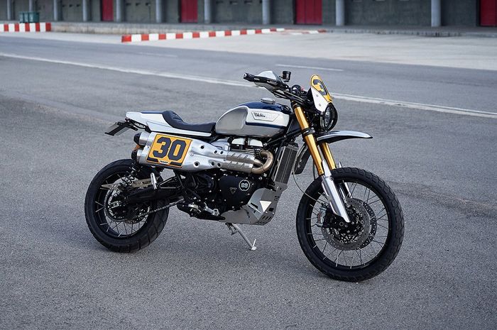 Triumph Scrambler 1200 XE dirt tracker 