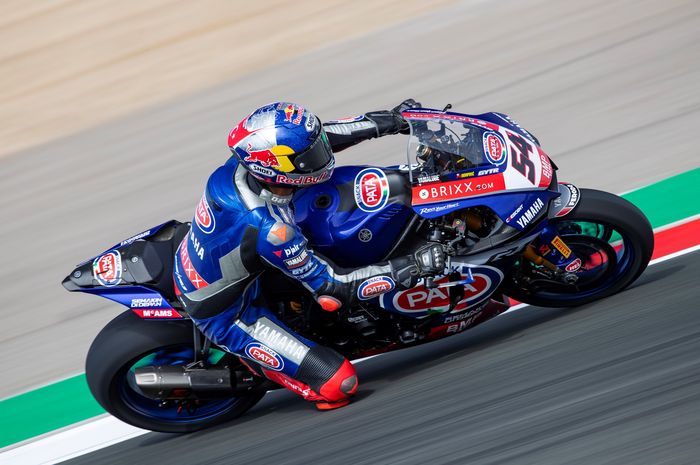 Toprak Razgatlioglu berhasil mematahkan dominasi Scott Redding untuk memenangkan Race 2 WorldSBK Navarra 2021.