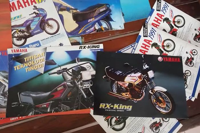 Enggak bakalan sangka banderol harga selembar brosur motor 2-tak bisa lagi hingga segini  