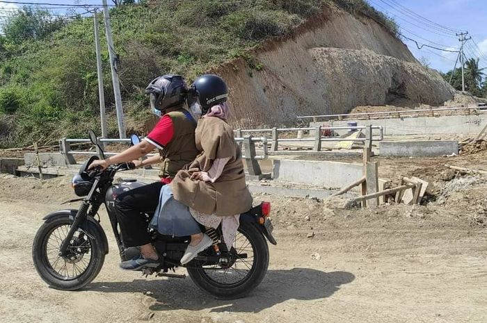 Dr. H. Zulkieflimansyah bersama sang istri ke sirkuit Mandalika.