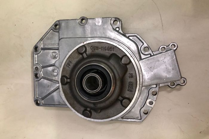 ILUSTRASI. Pompa Oli Transmisi Otomatis Mobil