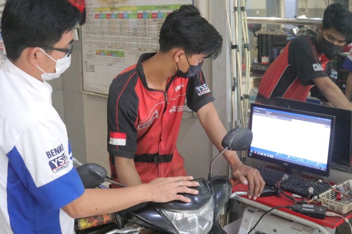 Pengecekan kinerja beragam sensor pada motor injeksi bisa menggunakan diagnostic tools