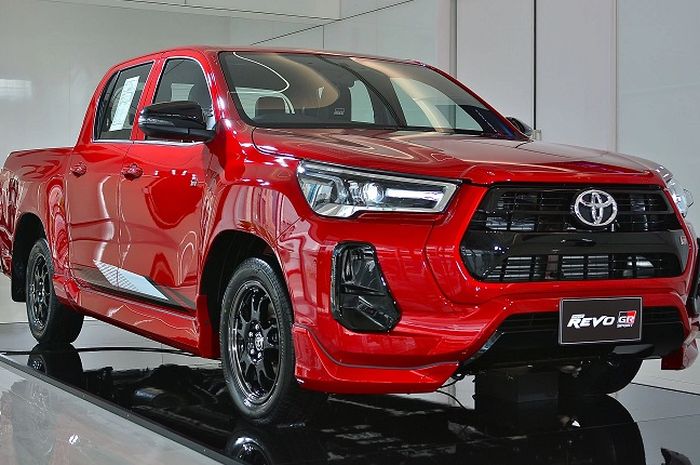 Penampakan asli Toyota Hilux GR Sport Low Rider
