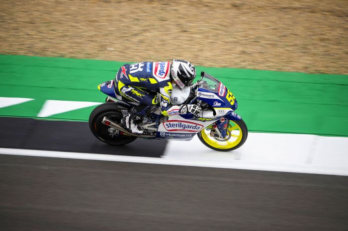 Romano Fenati kembali menjadi yang tercepat di sesi Warm Up Moto3 Inggris 2021