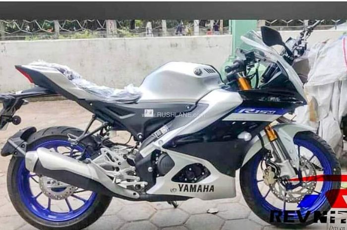 Yamaha YZF-R15 V4 alias generasi keempat versi massal asal India