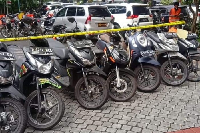 Puluhan motor sitaan kasus curanmor, mulai dari Honda BeAT hingga Honda Vario bakal dikembalikan ke pemiliknya.