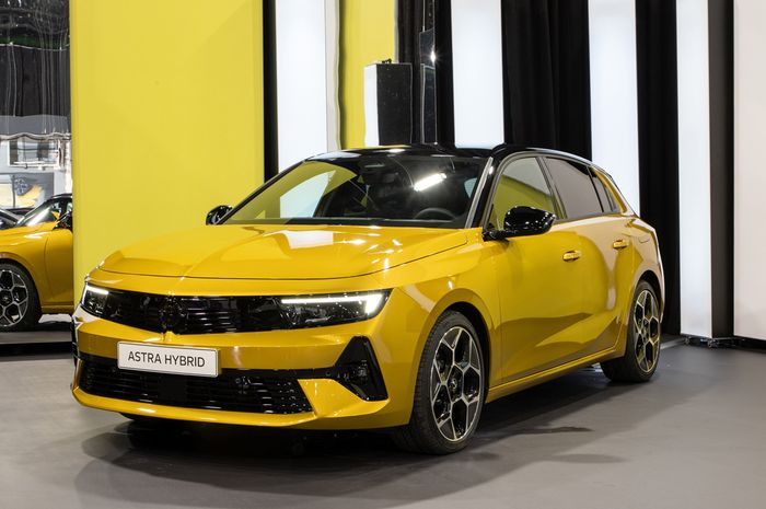 Opel Astra generasi terbaru meluncur secara virtual (1/9).