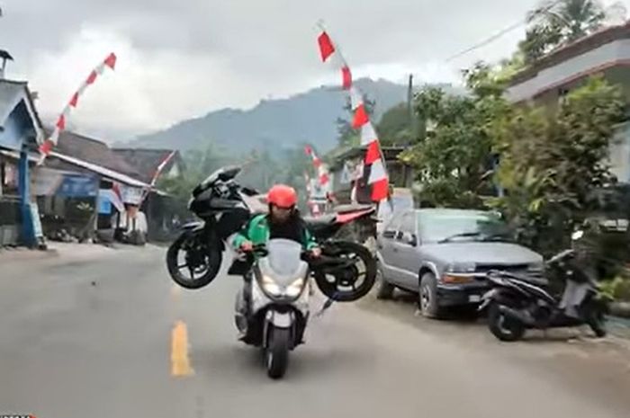 Bapak Mustofa Kepala Jenggot tes suspensi Yamaha NMAX. 