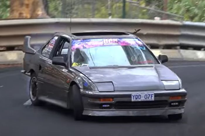 Honda Prelude percaya diri mengikuti kontes drift meski berpenggerak FWD