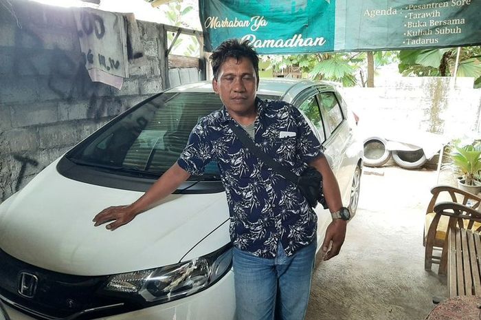 Sumianto (51), warga dusun Pundong III, Tirtoadi, Kapanewon Mlati, Sleman Yogyakarta yang mendapat Rp 2,4 miliar dari ganti rugi lahan tol Jogja-Bawen