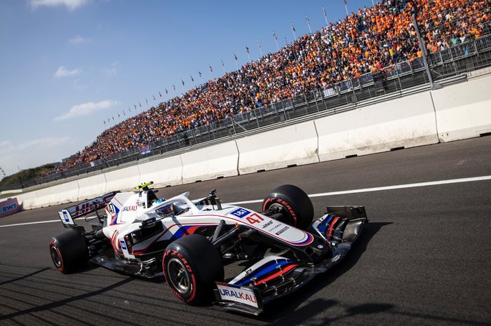 Hubungan Mick Schumacher dan Nikita Mazepin memanas di F1 Belanda 2021
