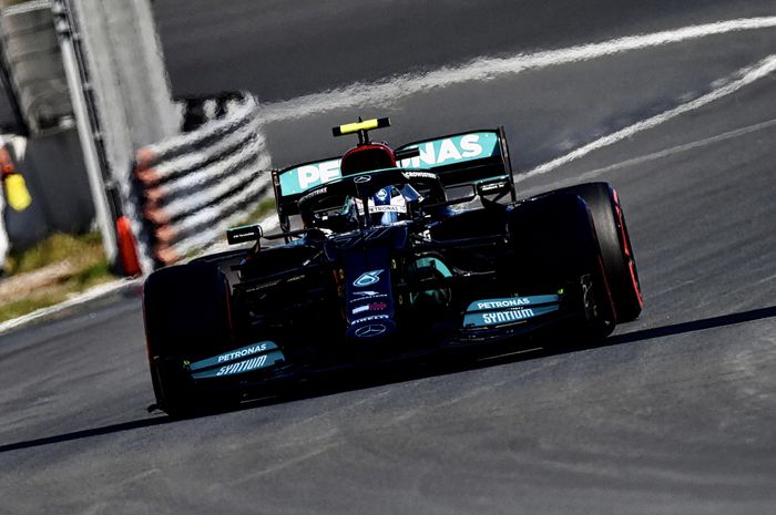 Valtteri Bottas ngerjain tim Mercedes pada balapan F1 Belanda 2021