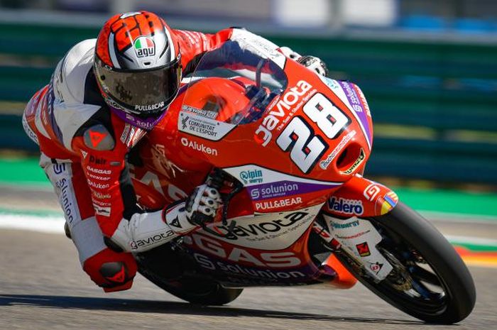 Pembalap tim GASGAS Gaviota Aspar, Izan Guevara tampil mengesankan pada sesi Warm Up Moto3 Aragon 2021 yang diselimuti kabut, pada Minggu (12/09/2021)