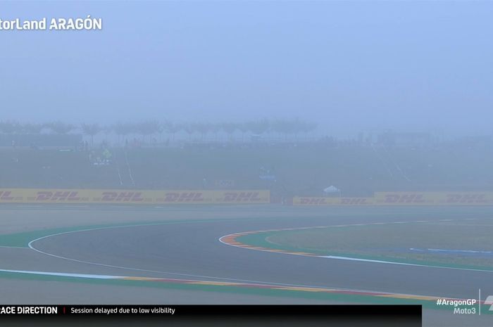 Kabut tebal menyelimuti sirkuit Motorland Aragon untuk sesi Warm Up MotoGP Aragon 2021
