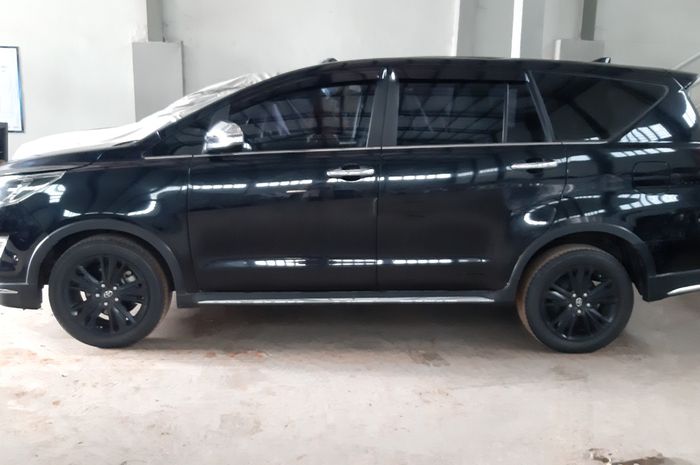 Lelang Kijang Innova Venturer