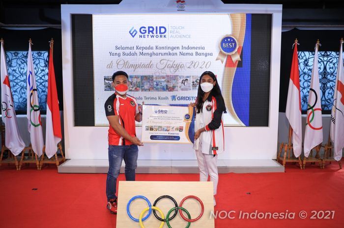 Penyerahan akses gratis E-Magazine dari Grid Network - Kompas Gramedia kepada perwakilan kontingen Indonesia yang berlaga di Olimpiade Tokyo 2020