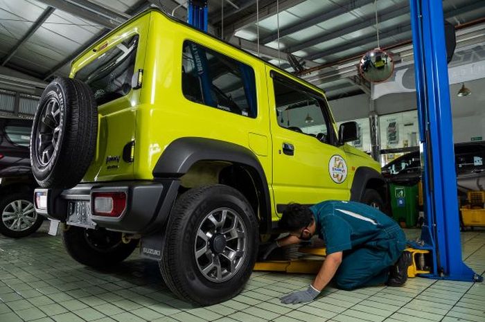 Ilustrasi Suzuki Jimny menjalani 'Product Quality Update'