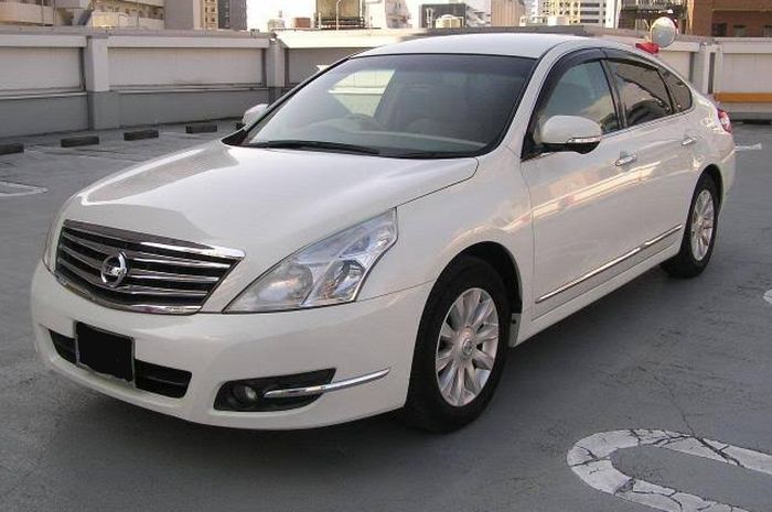 Ilustrasi Nissan Teana J32