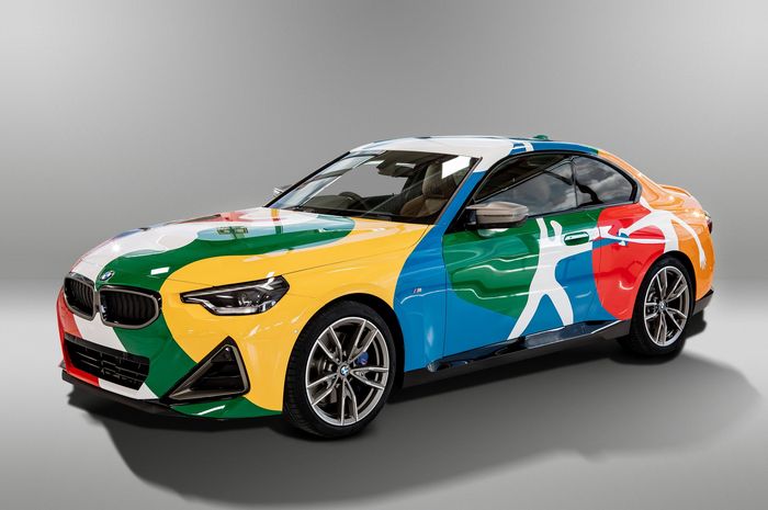 BMW Seri-2 Coupe atraktif dilabur warna bendera Jerman dan Meksiko