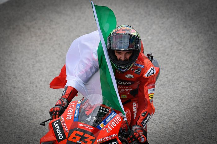 Francesco Bagnaia menang di MotoGP San Marino 2021 (19/9), tapi sempat berpikir jump start