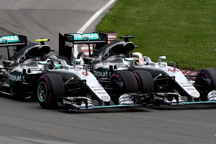 Kisah Lewis Hamilton dan Nico Rosberg terancam terulang musim depan dengan hadirnya George Russell