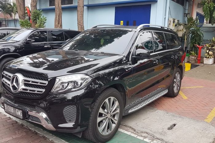 Mercedes-Benz GLS 400 yang dilelang KPKNL Surabaya.