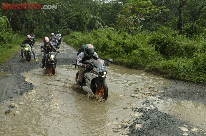 Pernah merasa pulang touring terasa lebih cepat dari berangkat? Itu namanya return trip effect