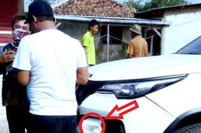 Toyots Fortuner yang ditabrak pedagang roti