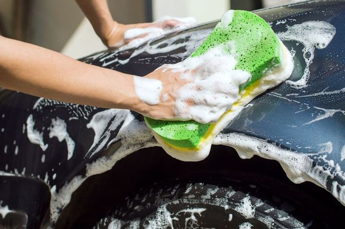 Ilustrasi mencuci mobil(DOK. SHUTTERSTOCK) 