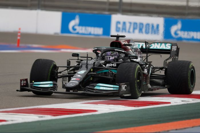 Lewis Hamilton menang F1 Rusia 2021