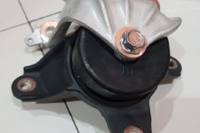 Engine mounting mesin mobil bekas bisa rusak seiring waktu (foto ilustrasi)