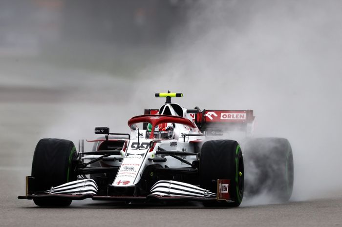 Antonio Giovinazzi balapan F1 Rusia 2021 tanpa radio team