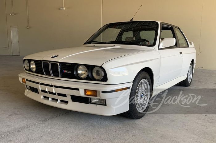 BMW M3 E30 tahun 1988 laku dengan harga Rp 2,6 miliar