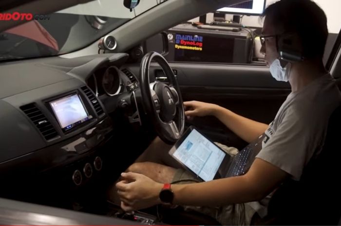 Davin Elika pemilik bengkel Elika Automotive Performance