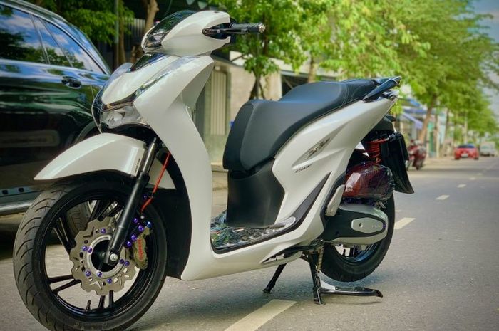 Modifikasi keren Honda SH150i