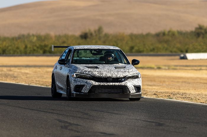 Honda Civic Si versi balap sedang dites untuk mengikuti 25 Hours of Thunderhill.