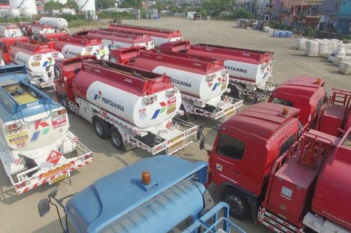 Ilustrasi mobil tangki pengangkut BBM