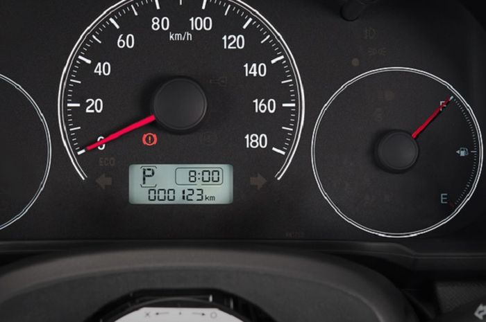 Indikator bensin Honda Brio Satya ada disebelah kanan meter cluster