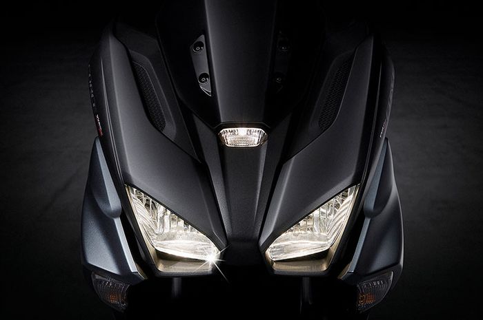 Penampakan wajah skutik baru saudara Yamaha Aerox bernama Yamaha Force 2.0. Bisa tempuh 278 km sekali isi BBM full tank.