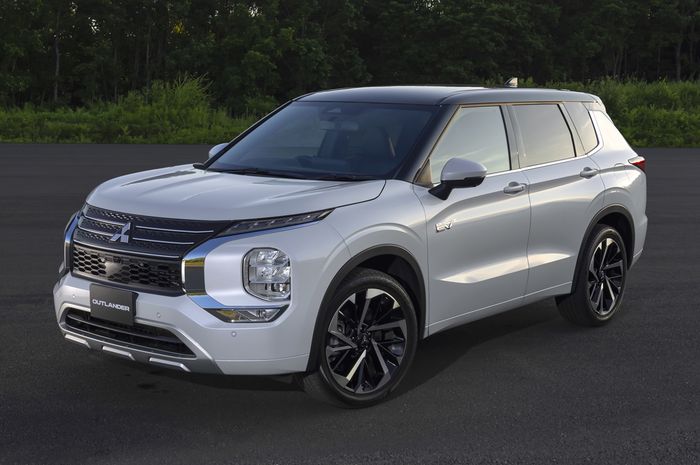 Tampilan eksterior Mitsubishi Outlander PHEV generasi terbaru.