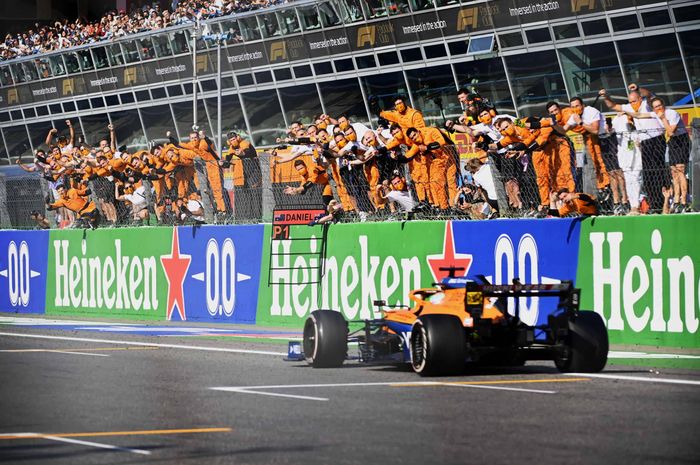 Daniel Ricciardo dapat hadiah dari bos McLaren