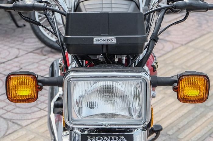 Honda CG125 kembali dirilis, tampangnya klasikan bermesin injeksi, harganya cuma segini